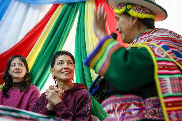 MAYRA EN LA FERIA TINKUNAKU DE EZPELETA OESTE (1)