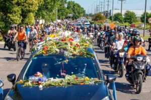 Berazategui despidió a Juan José Mussi con una multitudinaria caravana (7)